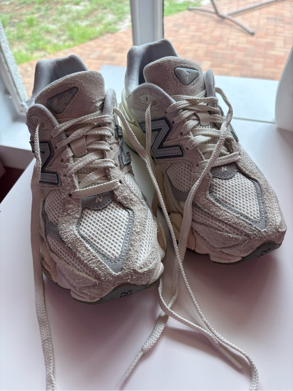 New Balance Women's Light Gray and Cream Lace-Up Sneakers